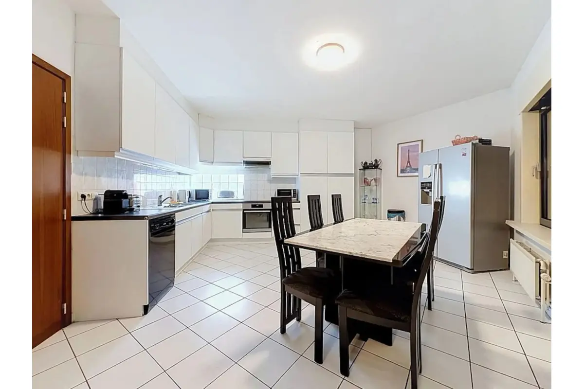 Huis te  huur in Vorst 1190 3500.00€  slaapkamers m² - Zoekertje 828811