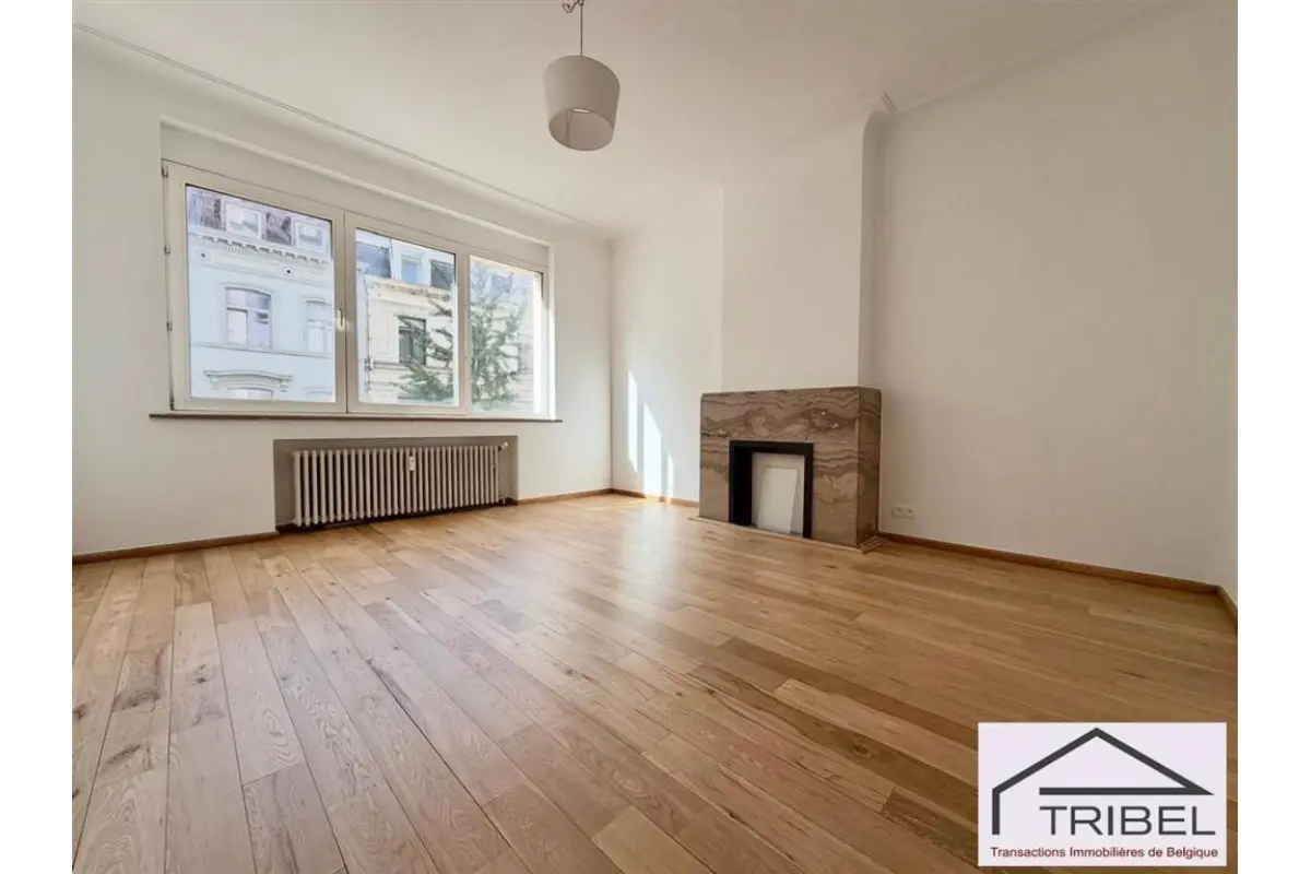 Appartement te  in Brussel 1000 1400.00€ 3 slaapkamers 120.00m² - Zoekertje 828366