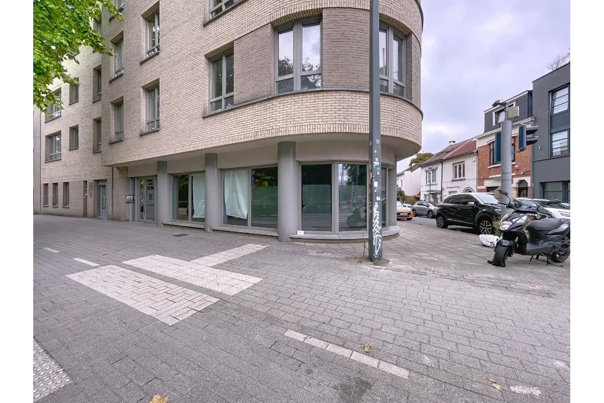 Handelszaak te  in Oudergem 1160 1800.00€  slaapkamers 110.00m² - Zoekertje 828901