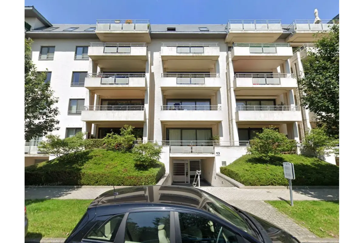 Parking te  huur in Sint-Lambrechts-Woluwe 1200 100.00€  slaapkamers m² - Zoekertje 829586