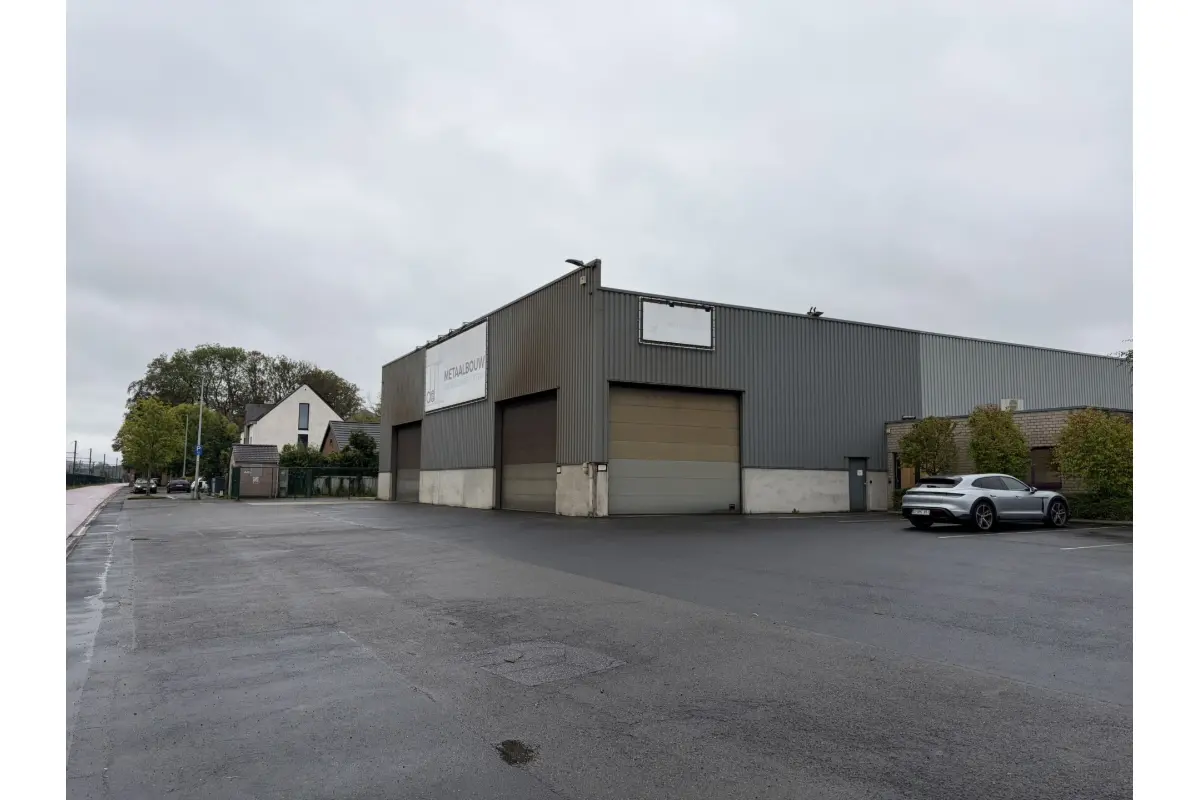 Commerce à louer à Gontrode 9090 17000.00€  chambres 3750.00m² - annonce 829936