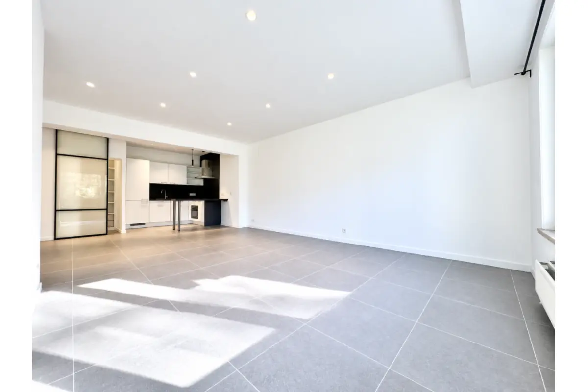 Appartement te  huur in Ukkel 1180 1200.00€ 1 slaapkamers 65.00m² - Zoekertje 829924