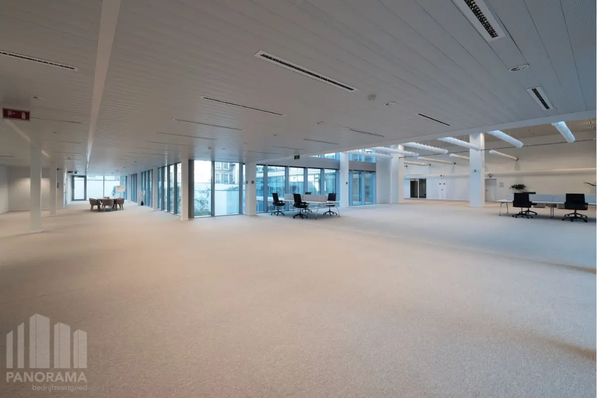 Commerce à louer à Bruxelles 1000 6645.00€  chambres 319.00m² - annonce 830137