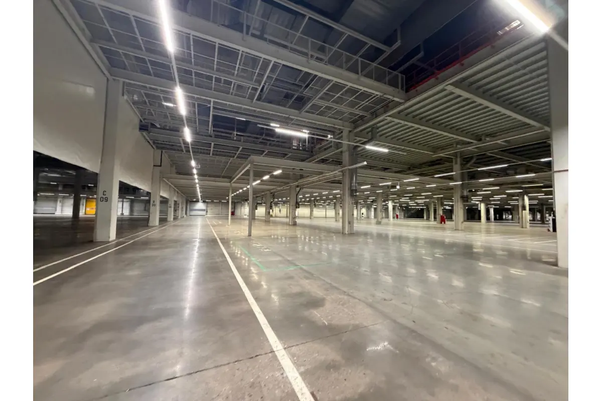 Commerce à louer à Forest 1190 27407.00€  chambres 4111.00m² - annonce 829940