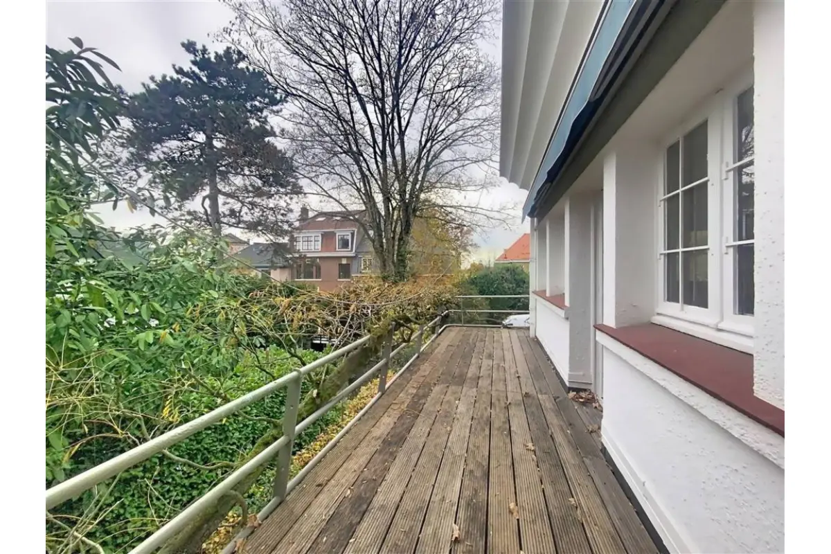 Villa te  in Ukkel 1180 3250.00€ 4 slaapkamers 260.00m² - Zoekertje 829432
