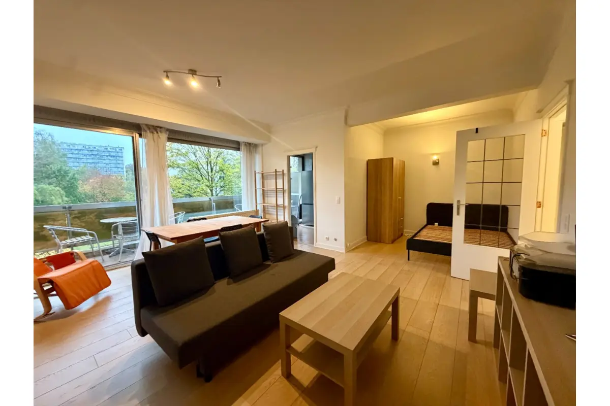 Appartement te  huur in Ukkel 1180 850.00€  slaapkamers m² - Zoekertje 829824