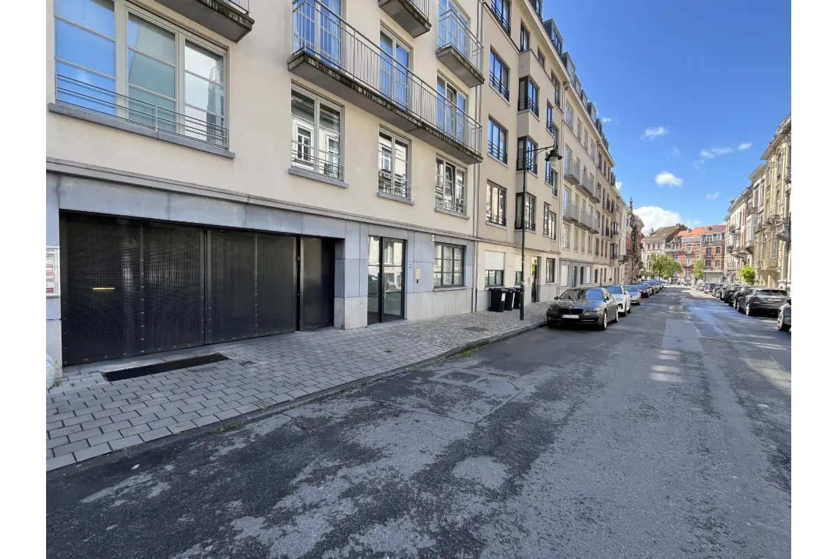 Parking à louer à Ixelles 1050 140.00€  chambres m² - annonce 830418