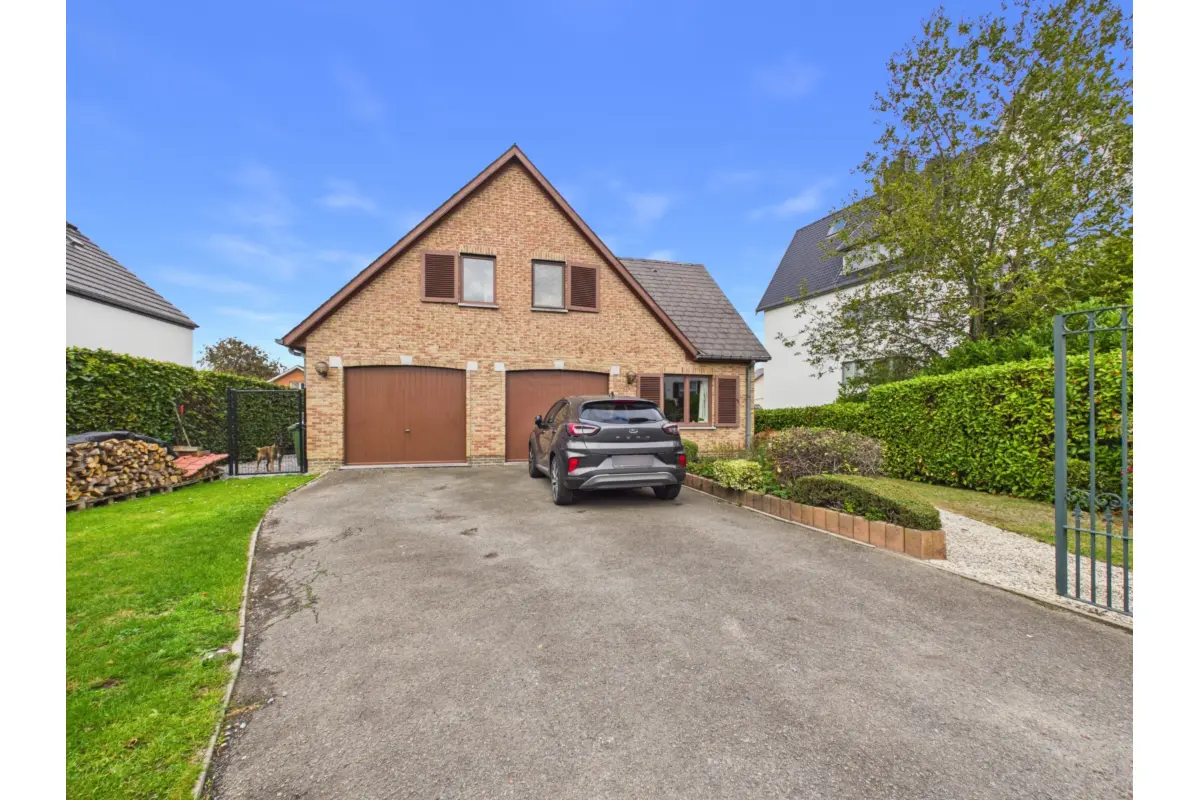 Villa te  koop in Loverval 6280 585000.00€ 4 slaapkamers 215.00m² - Zoekertje 830748