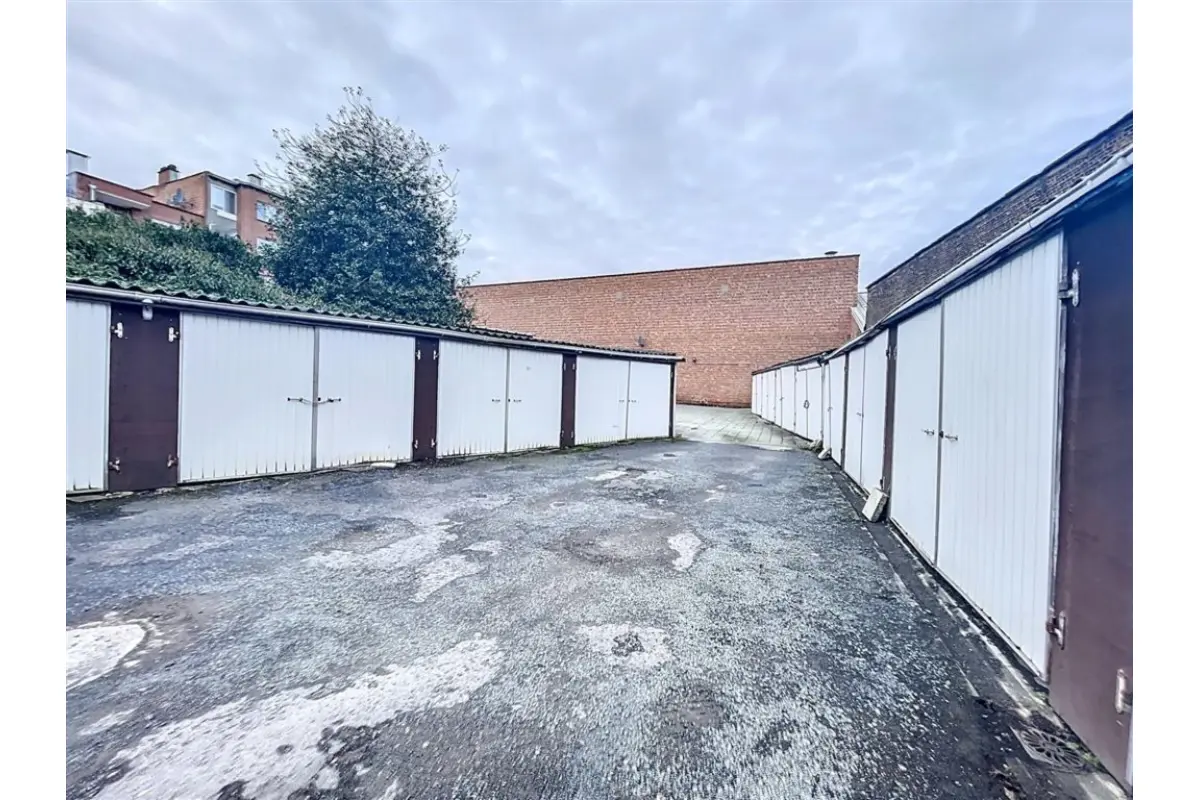 Parking & garage te  koop in Jette 1090 570000.00€  slaapkamers m² - Zoekertje 830888