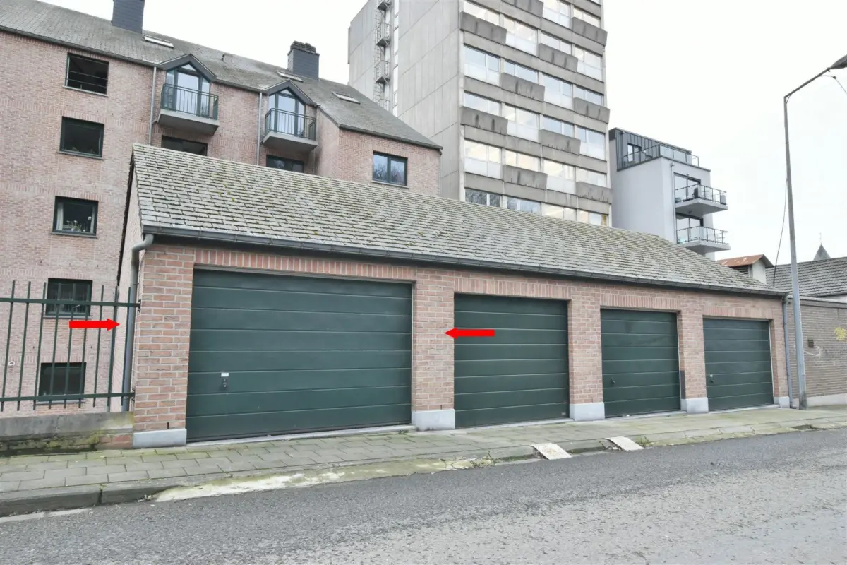 Parking & garage te  koop in Hoei 4500 0.00€  slaapkamers m² - Zoekertje 830815