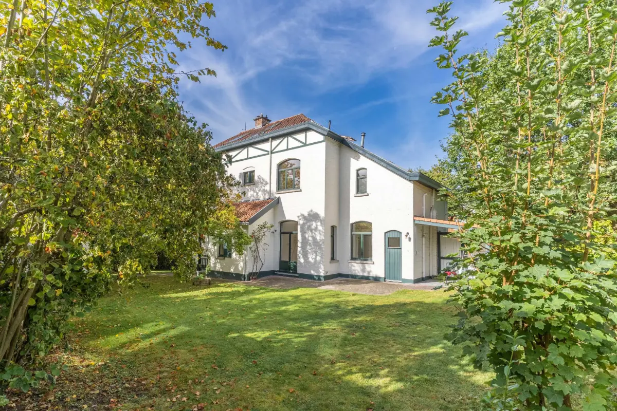 Villa te  huur in Sint-Pieters-Woluwe 1150 2680.00€ 4 slaapkamers 150.00m² - Zoekertje 830787