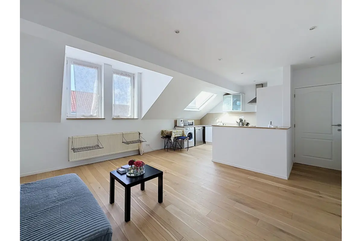Appartement te  huur in Ukkel 1180 1100.00€ 1 slaapkamers 40.00m² - Zoekertje 830726