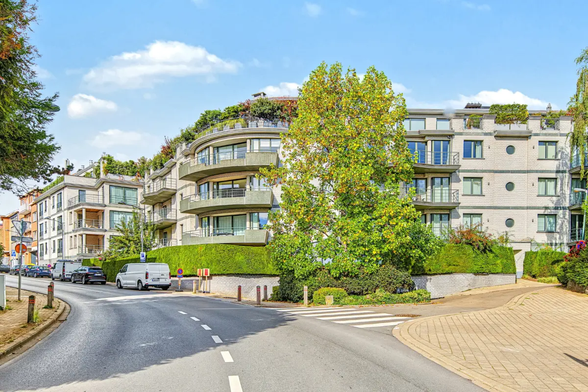 Rez-de-chaussée à vendre à Woluwe-Saint-Pierre 1150 630000.00€ 3 chambres 126.00m² - annonce 830326