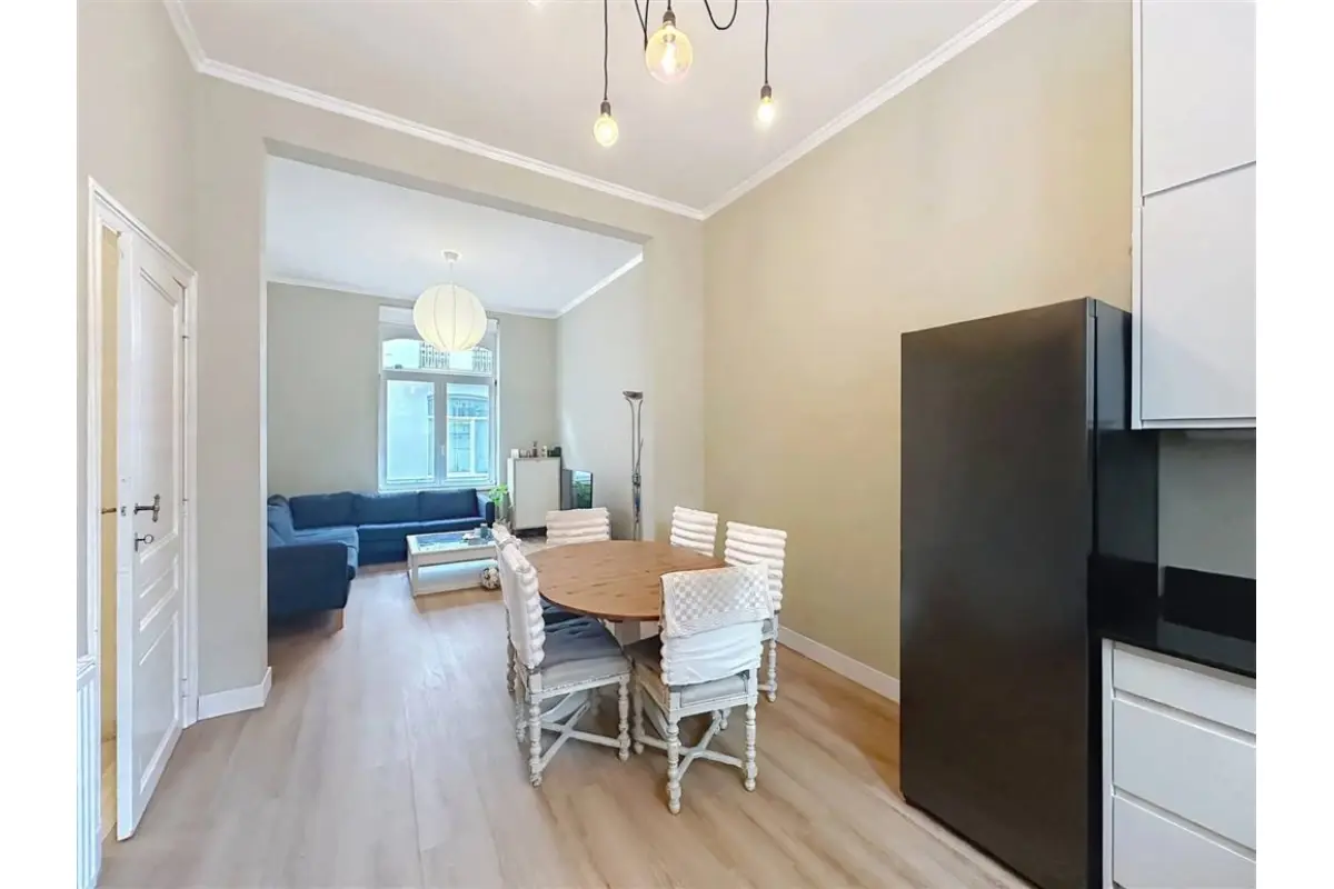 Huis te  huur in Brussel 1000 3200.00€ 5 slaapkamers 193.00m² - Zoekertje 830874