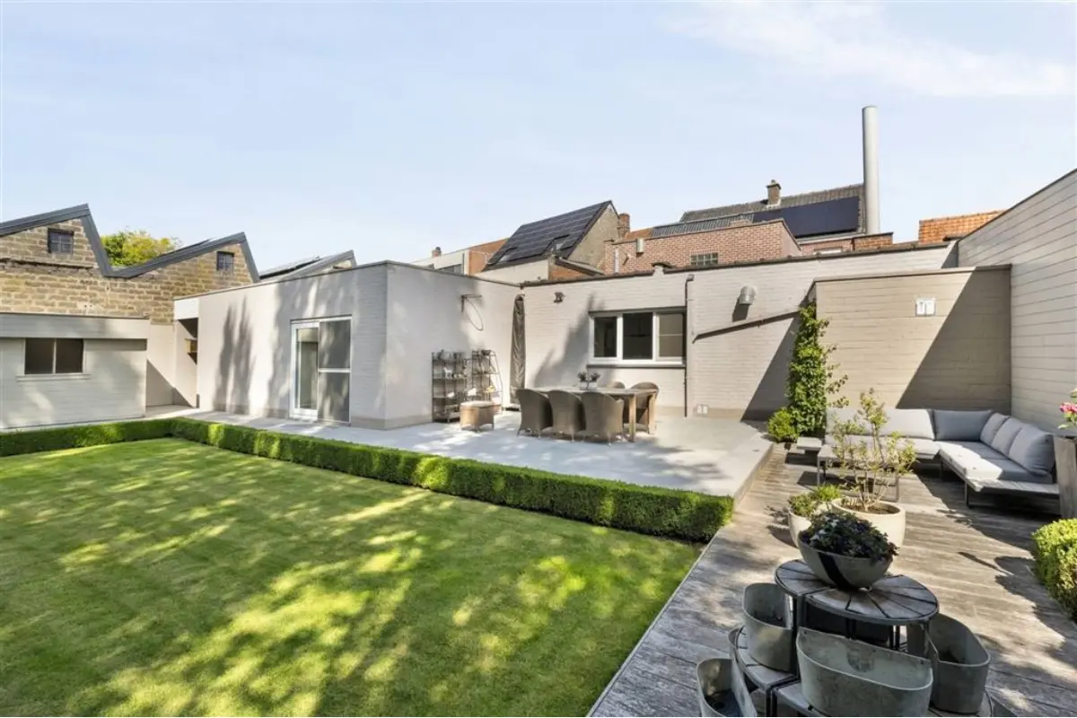 Handelszaak te  koop in Meulebeke 8760 495000.00€ 5 slaapkamers 440.00m² - Zoekertje 830474
