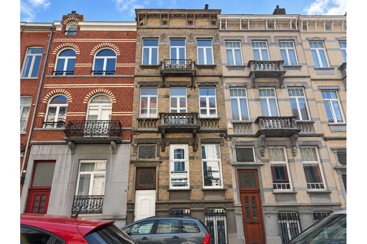 Huis te  koop in Etterbeek 1040 725000.00€ 7 slaapkamers 256.00m² - Zoekertje 831252