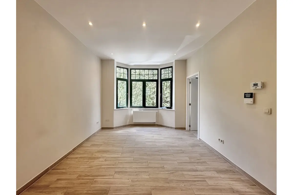 Appartement te  huur in Vorst 1190 1100.00€ 1 slaapkamers 60.00m² - Zoekertje 831204