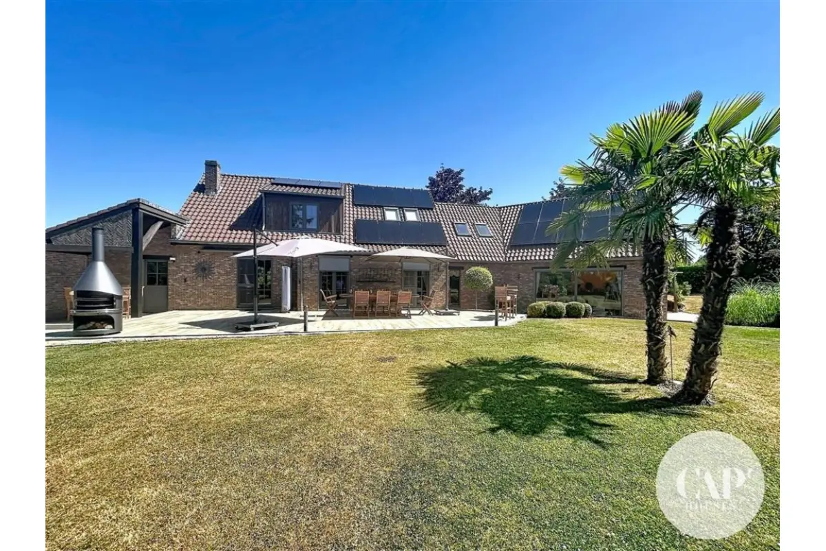 Villa te  koop in Enines 1350 699000.00€ 4 slaapkamers 300.00m² - Zoekertje 831326