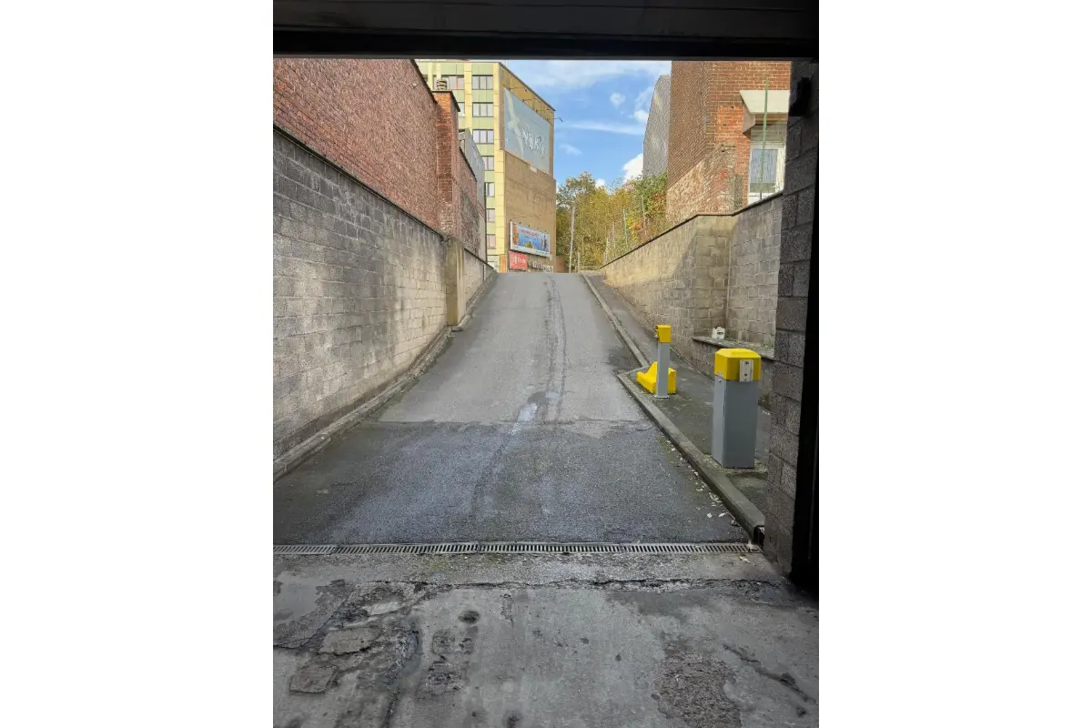 Parking / garage à vendre à Charleroi 6000 187000.00€  chambres m² - annonce 831536