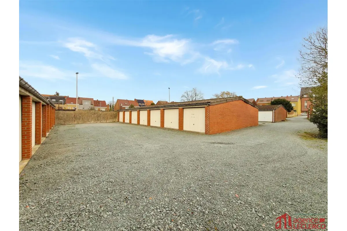 Box à louer à Enghien 7850 90.00€  chambres m² - annonce 831487