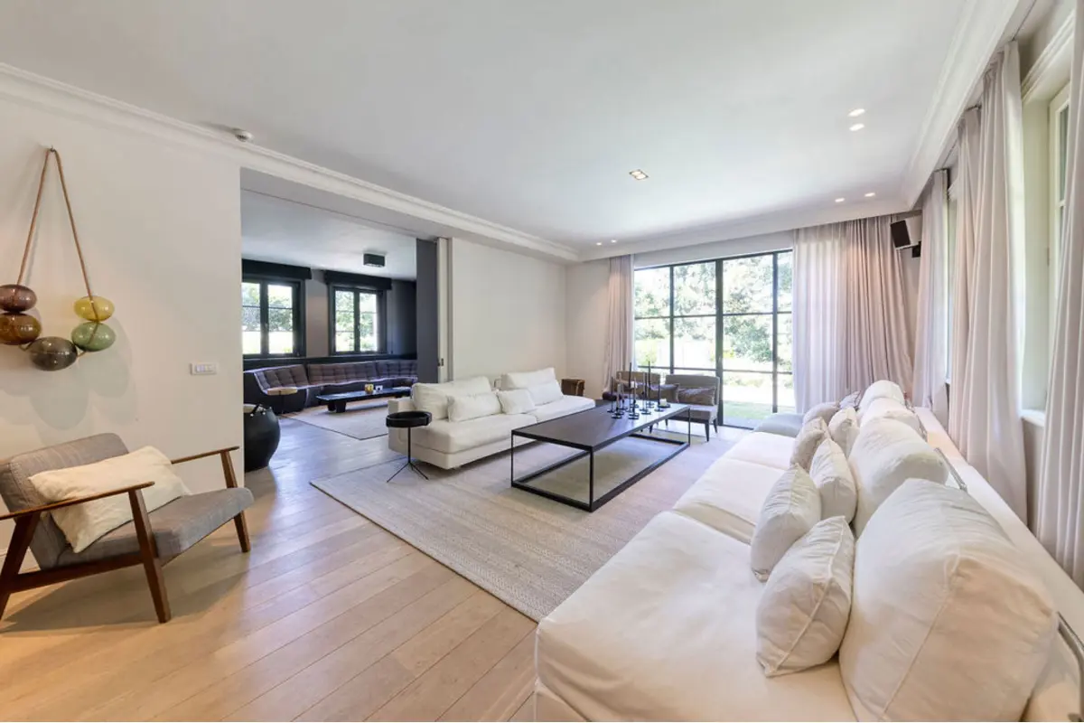 Huis te  in Sint-Genesius-Rode 1640 13000.00€ 6 slaapkamers 950.00m² - Zoekertje 831211