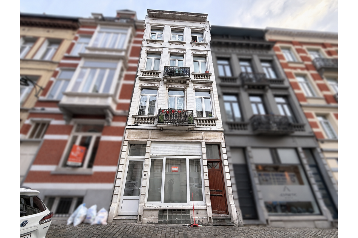 Appartementsgebouw te  koop in Brussel 1000 580000.00€ 6 slaapkamers 250.00m² - Zoekertje 831173