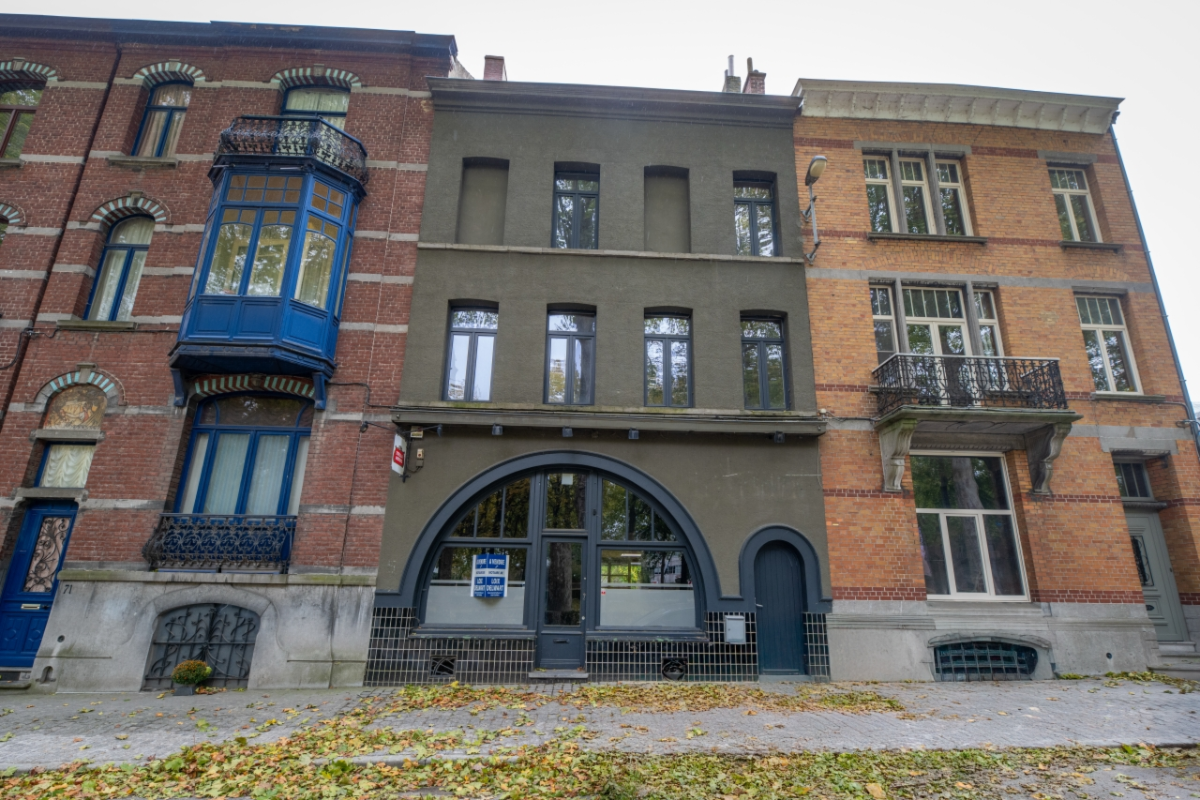 Immeuble mixte à vendre à Tournai 7500 200000.00€  chambres m² - annonce 831608