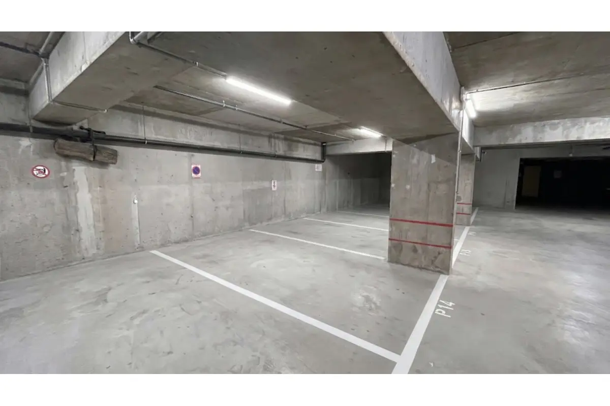 Parking te  koop in Schaarbeek 1030 18800.00€  slaapkamers m² - Zoekertje 831351