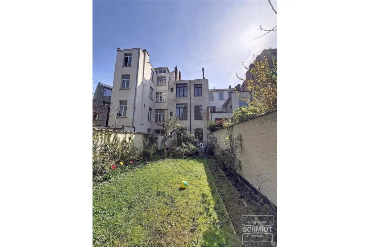 Immeuble de rapport - Immeuble à appartement à  à Etterbeek 1040 700000.00€ 4 chambres 350.00m² - annonce 831732