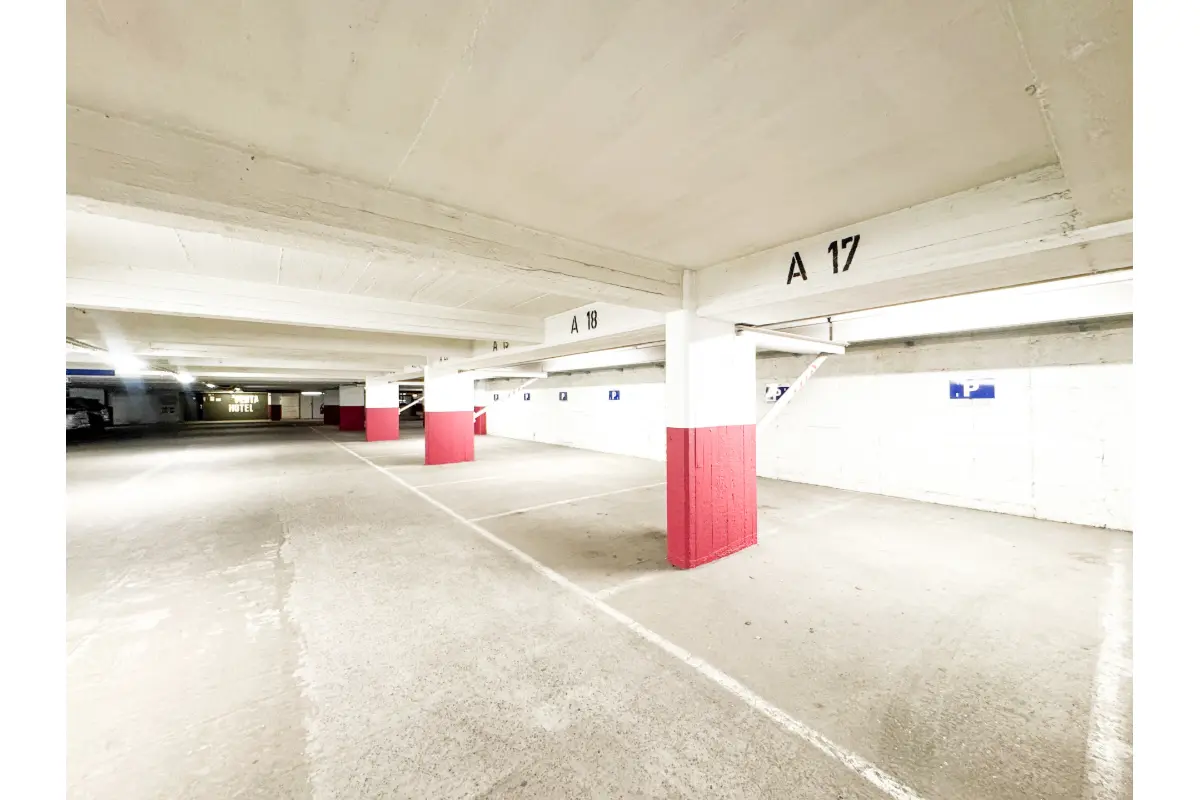 Parking à vendre à Saint-Gilles 1060 110000.00€  chambres m² - annonce 832284