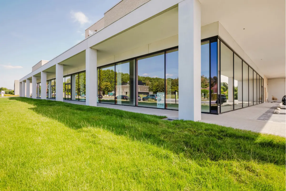 Commerce à vendre à Laethem-Saint-Martin 9830 5000000.00€  chambres 1296.33m² - annonce 832063
