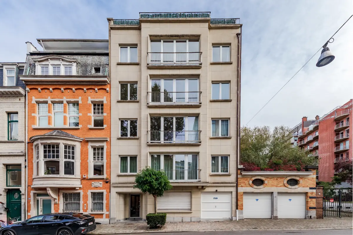Appartement te  huur in Ukkel 1180 2100.00€ 3 slaapkamers 155.00m² - Zoekertje 832109