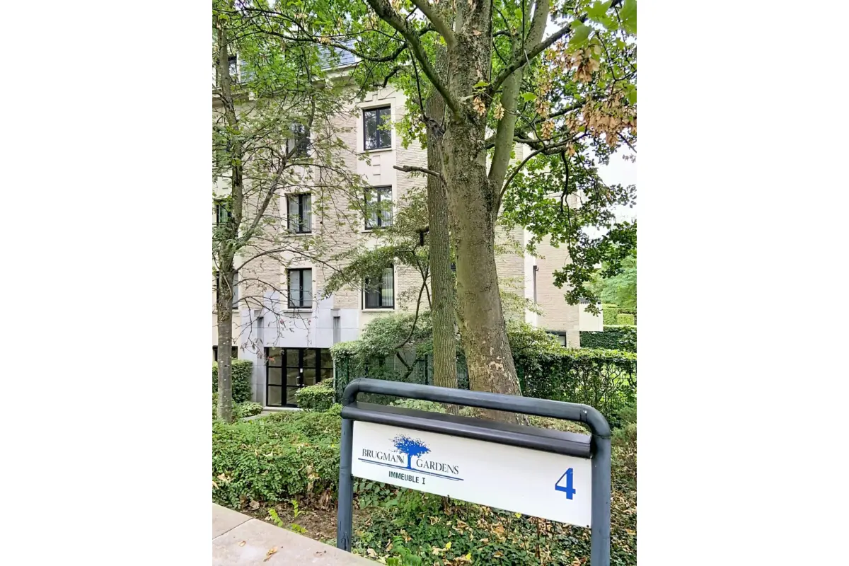 Appartement te  huur in Ukkel 1180 2300.00€ 3 slaapkamers 170.00m² - Zoekertje 833478