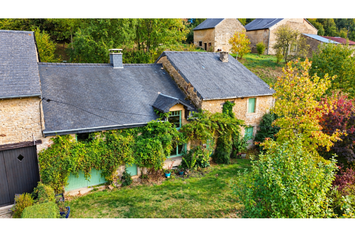 Bungalow à vendre à Florenville 6820 215000.00€ 4 chambres 200.00m² - annonce 832885