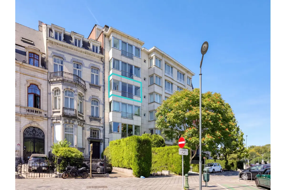 Appartement te  koop in Etterbeek 1040 225000.00€ 2 slaapkamers 106.00m² - Zoekertje 832859