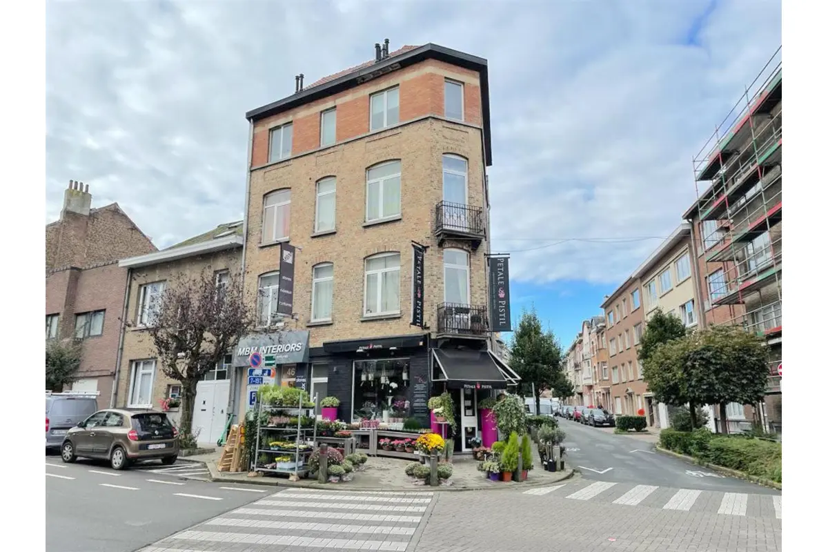 Appartementsgebouw te  koop in Sint-Pieters-Woluwe 1150 250000.00€  slaapkamers 74.00m² - Zoekertje 833368
